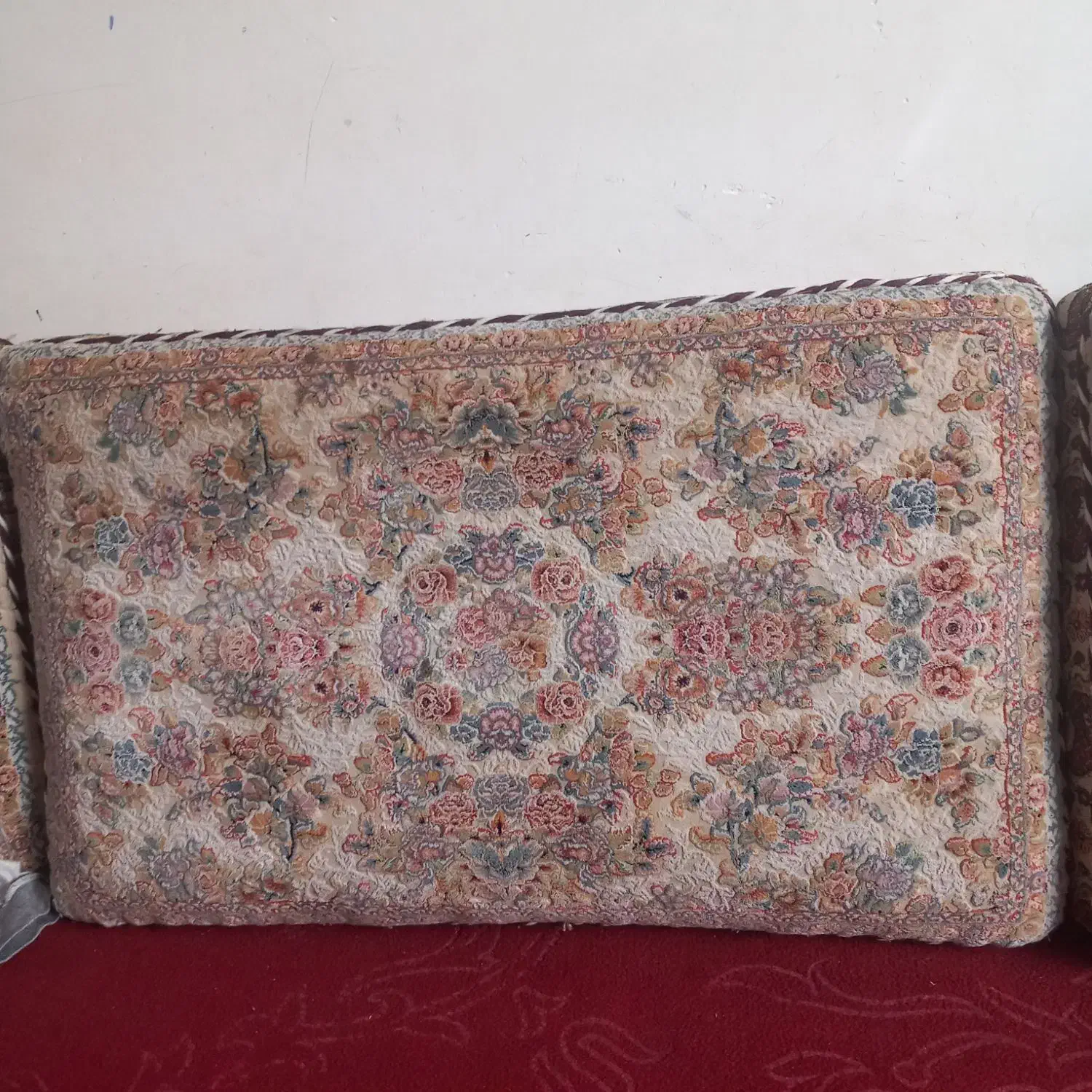 پشتی پنبه ای گل برجسته|پشتی|دهگلان, |دیوار