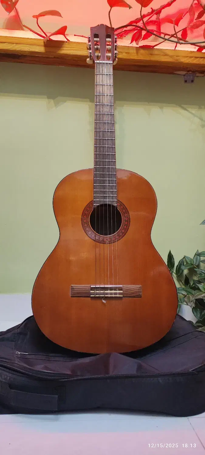 گیتار یاماها c40 اصل و قدیمی|گیتار، بیس، امپلیفایر|کرمانشاه, |دیوار