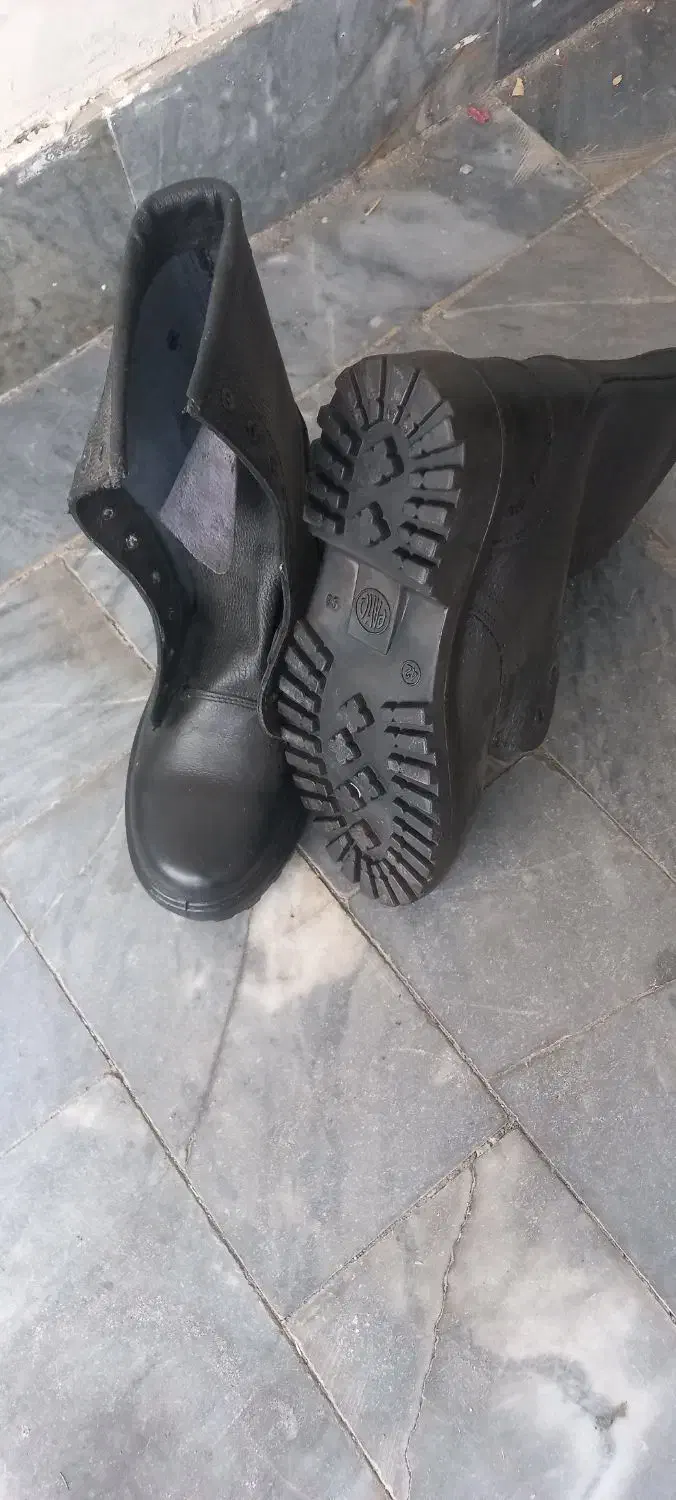 پوتین|کیف، کفش، کمربند|مراغه, |دیوار