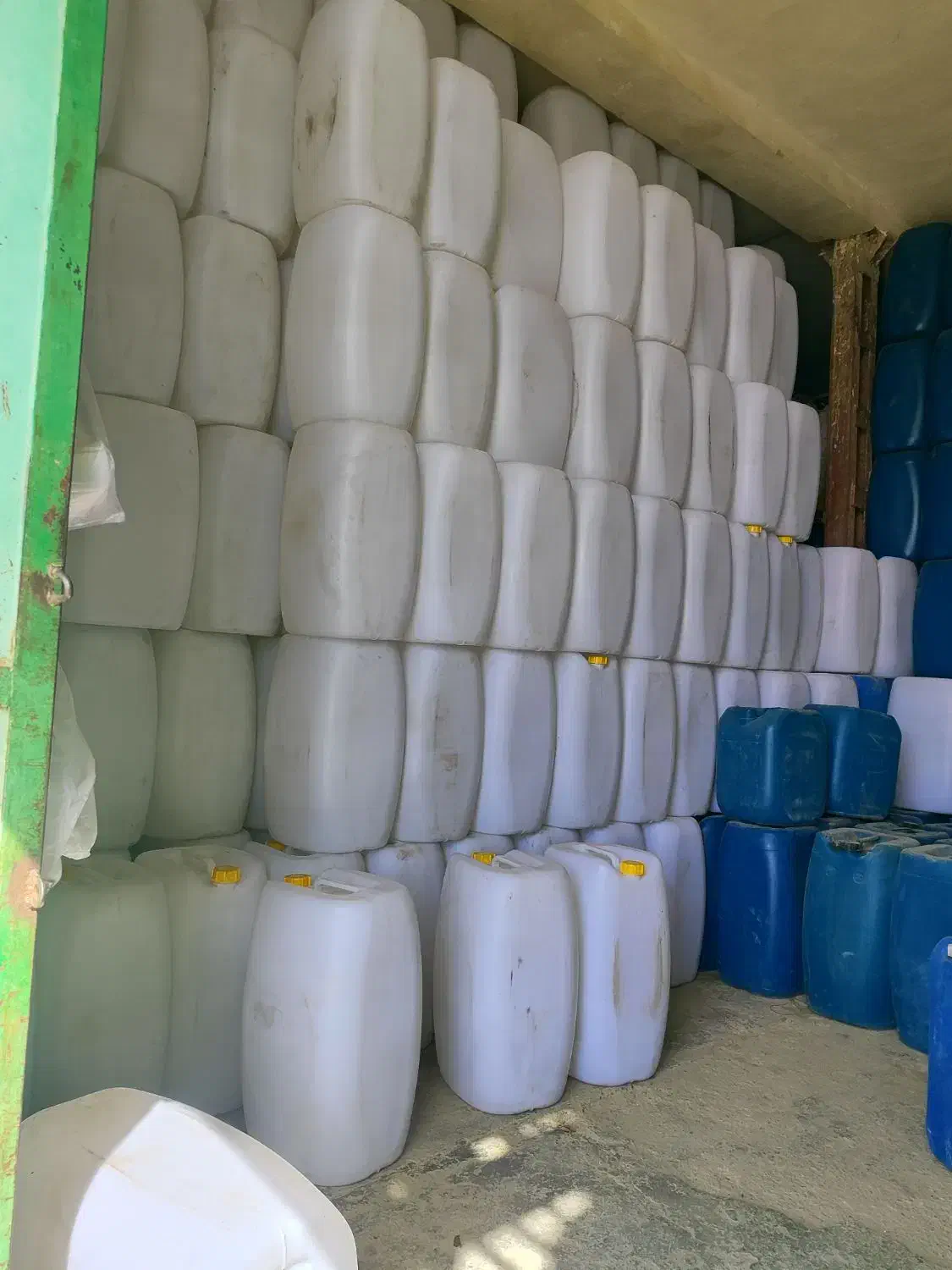 گالن نوع ودسته دوم|ظروف نگهدارنده، پلاستیکی، یک‌بارمصرف|سراوان, |دیوار