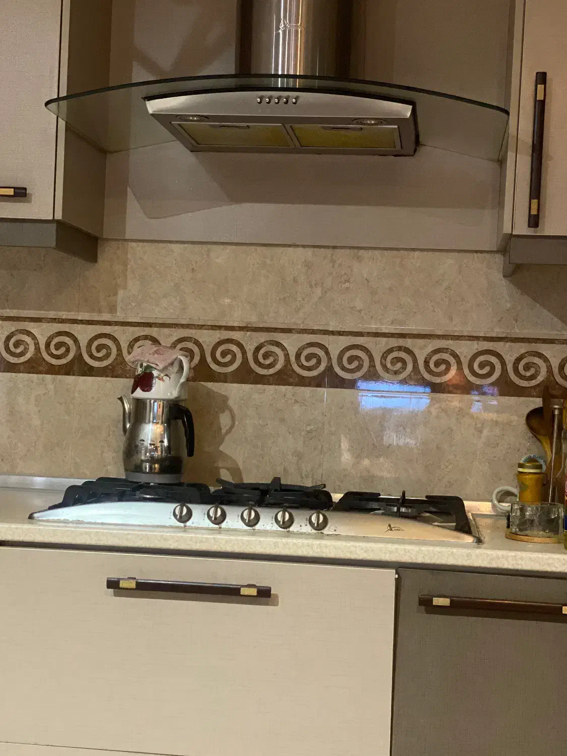 خانه داری و آشپزی|استخدام سرایداری و نظافت|سیاهکل, |دیوار