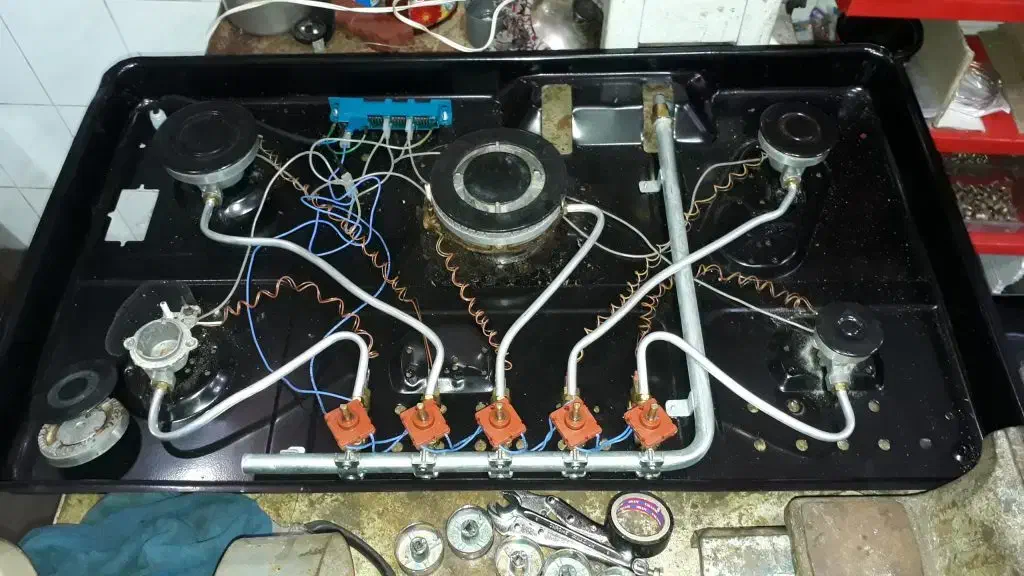 نصب وتعمیرات و سرویس لوازم گاز سوز|خدمات پیشه و مهارت|آباده, |دیوار