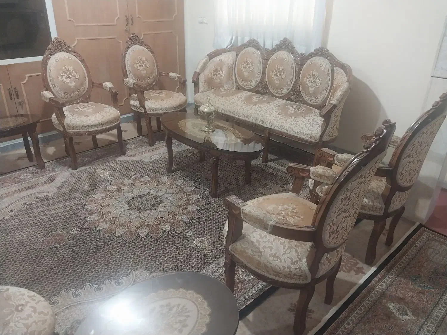 فروش مبل سلطنتی ۹ نفره چوب راش درحد نو|مبلمان خانگی و میز عسلی|نسیم‌شهر, |دیوار