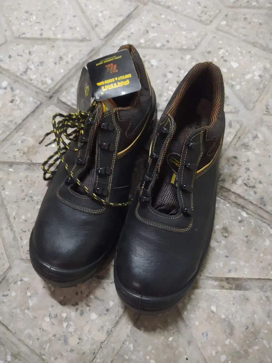 کفش کار|کیف، کفش، کمربند|خرم‌آباد, |دیوار