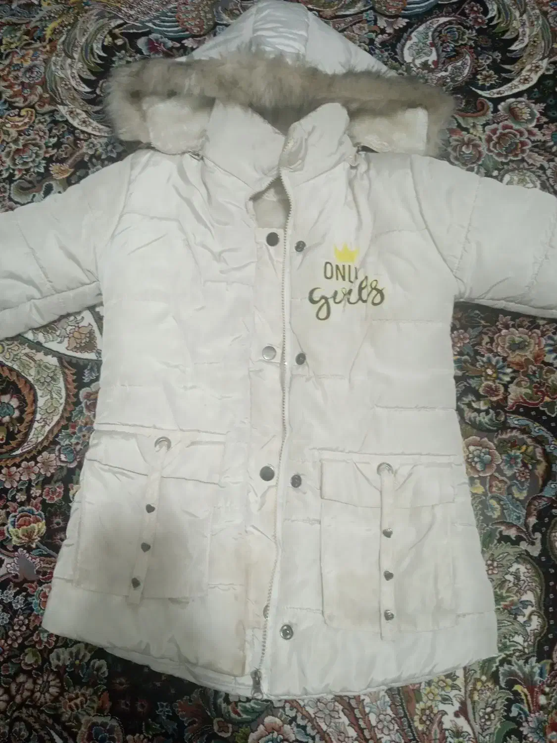 پوشاک|لباس|اشتهارد, |دیوار