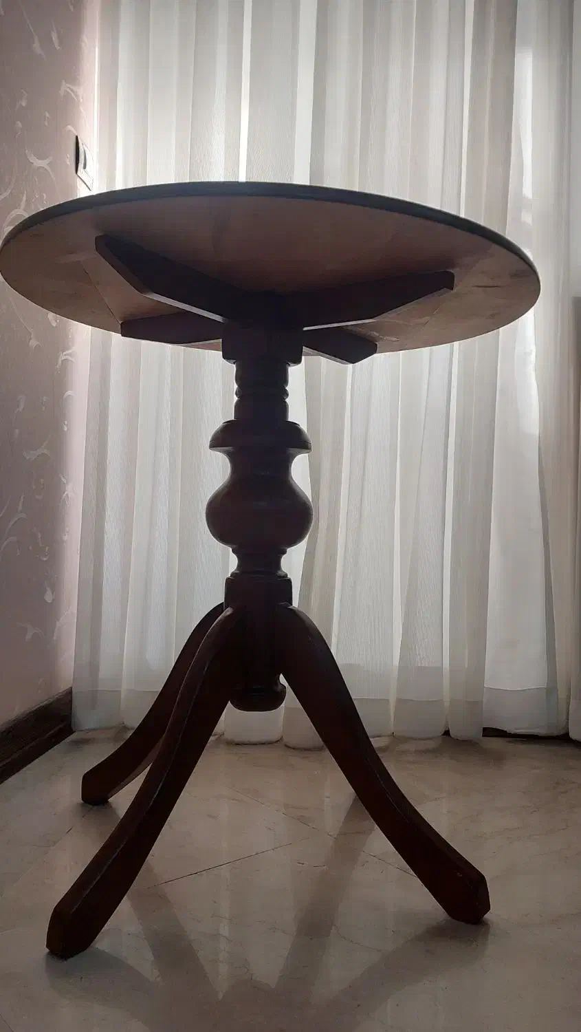 میز خاطره|میز و صندلی غذاخوری|قم, سالاریه|دیوار