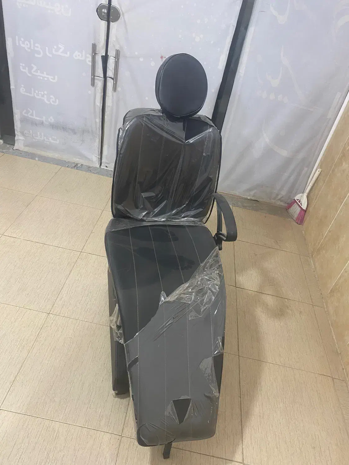 صندلی اصلاح|آرایشگاه و سالن‌های زیبایی|سبزوار, هفت تیر|دیوار