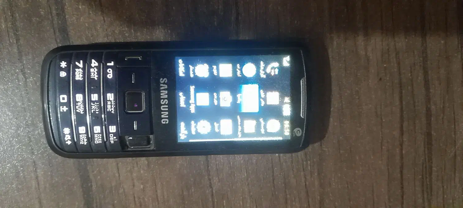 گوشی ساده سامسونگ صفحه رنگی دوربین دار تک سیم|موبایل|نسیم‌شهر, |دیوار