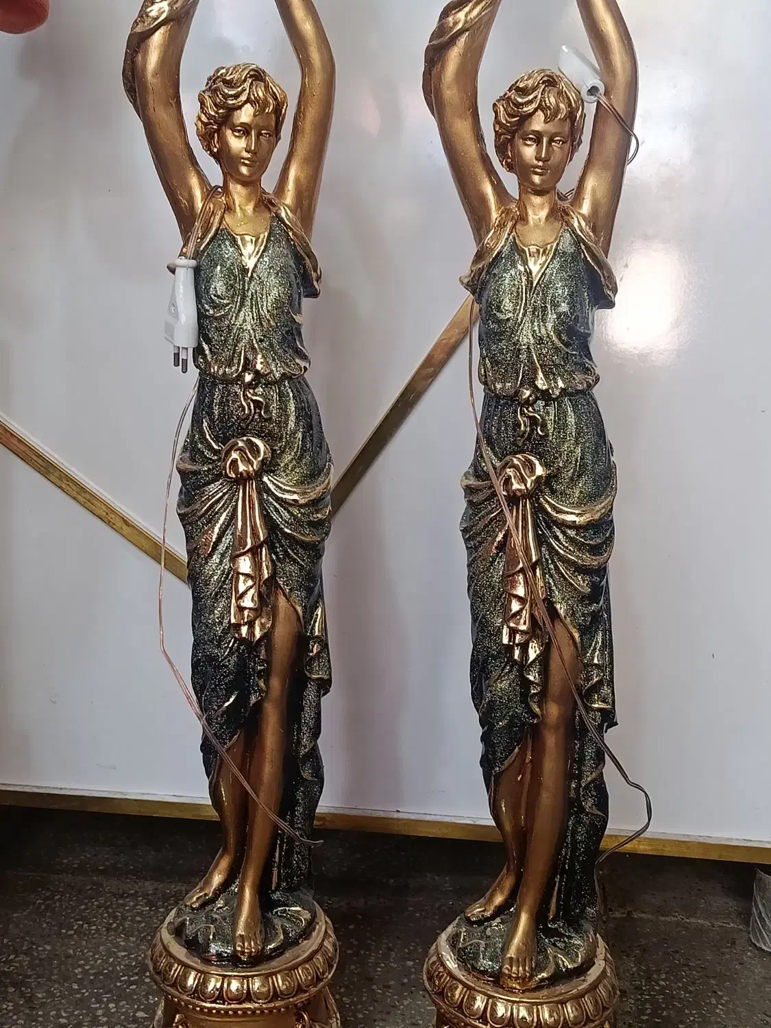 مجسمه آباژور دو دست بالا|مجسمه، تندیس، ماکت|تبریز, |دیوار