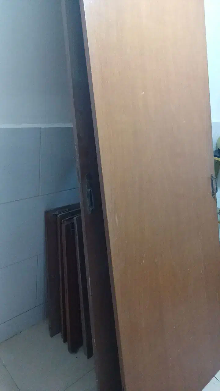 در کمد دیواری سالم ۵ در بالا ۵ تاپایین|جاکفشی، کمد، دراور|بندرعباس, |دیوار