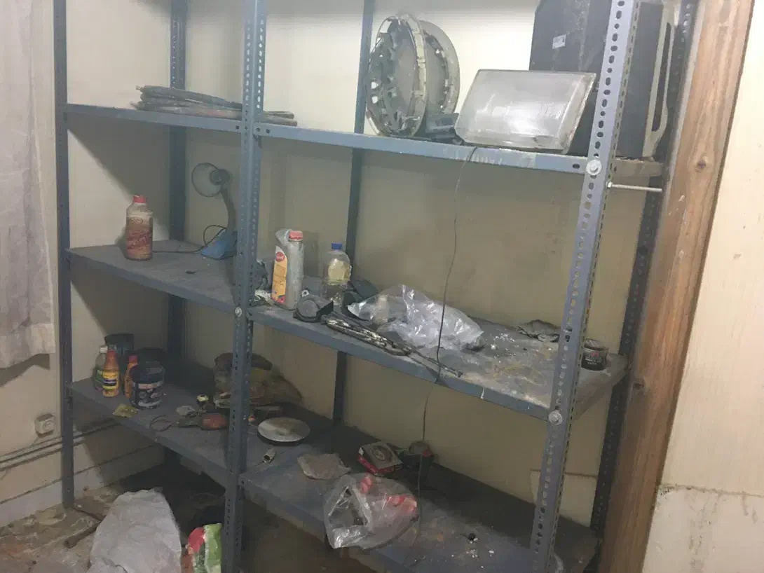 قفسه اهنی در حد نو|کتابخانه، شلف، قفسه‌های دیواری|تهران, حر|دیوار