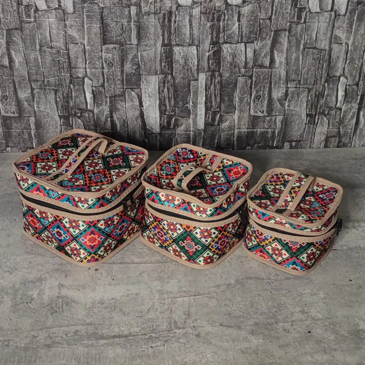 صندوقچه لباس|رختخواب، بالش، پتو|یاسوج, |دیوار