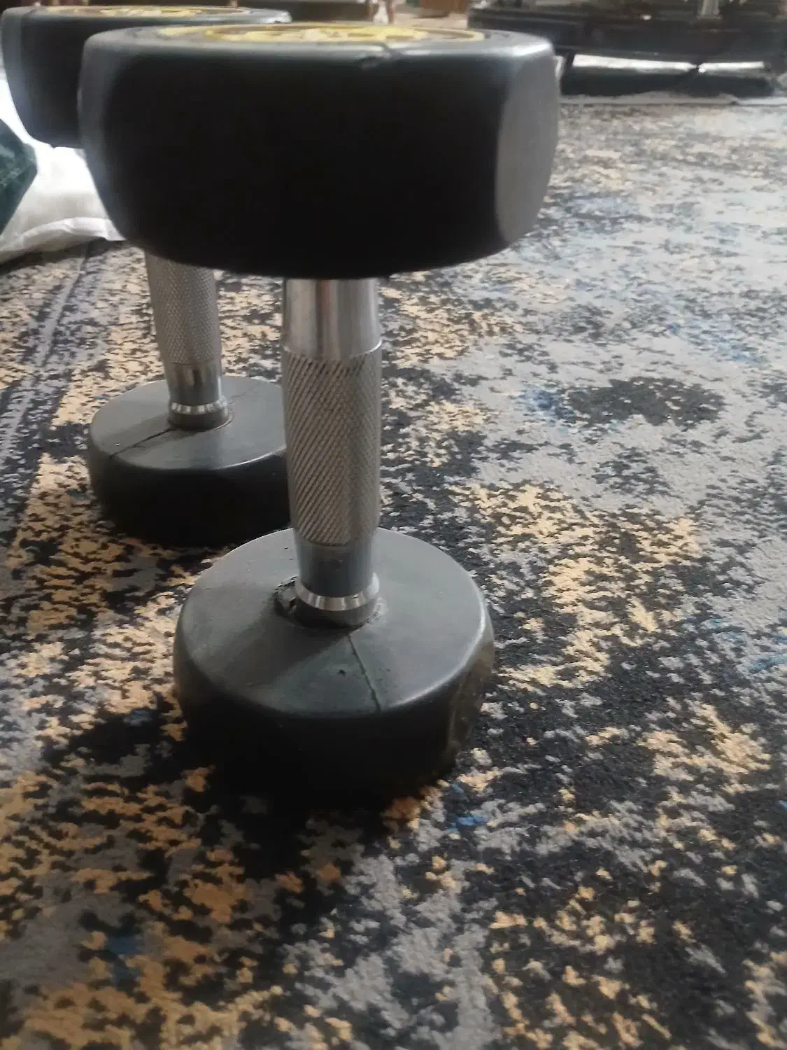 دوعدد دمبل ۲ونیم کیلویی نو نو|تجهیزات ورزشی|اصفهان, شهید رجایی|دیوار