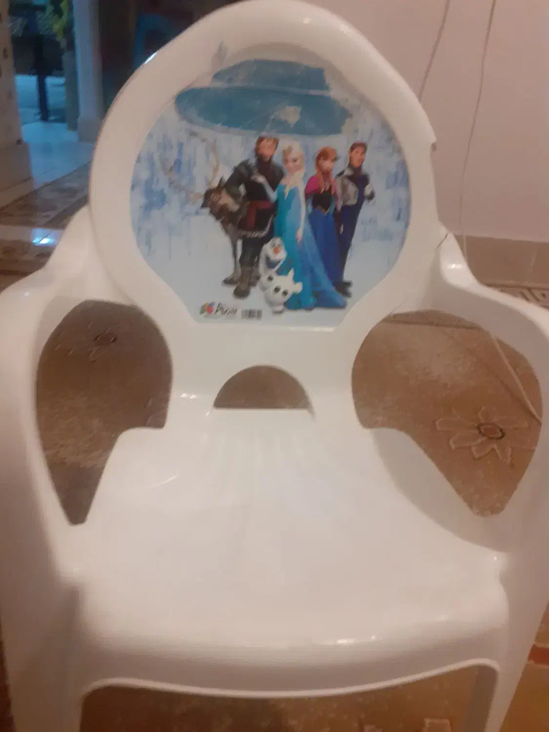 صندلی کودک ۱۰۰|تخت و صندلی بچه|ساوه, |دیوار