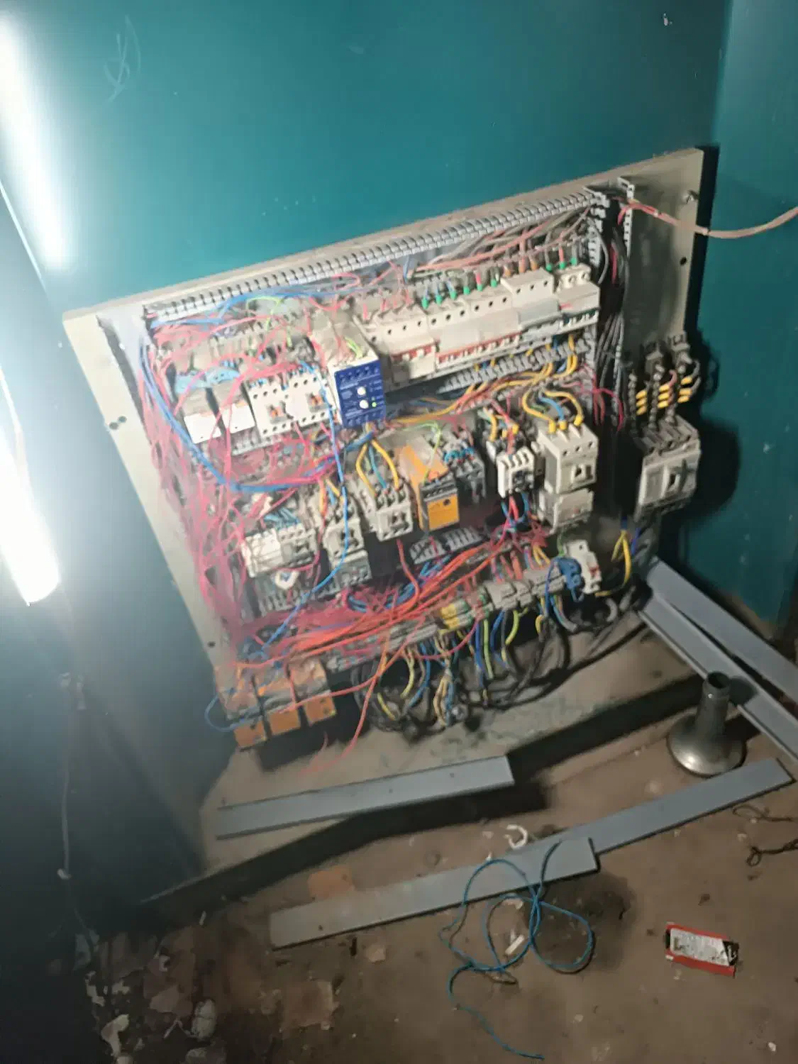 برق  و تعمیر  نگهداری|خدمات پیشه و مهارت|قزوین, |دیوار