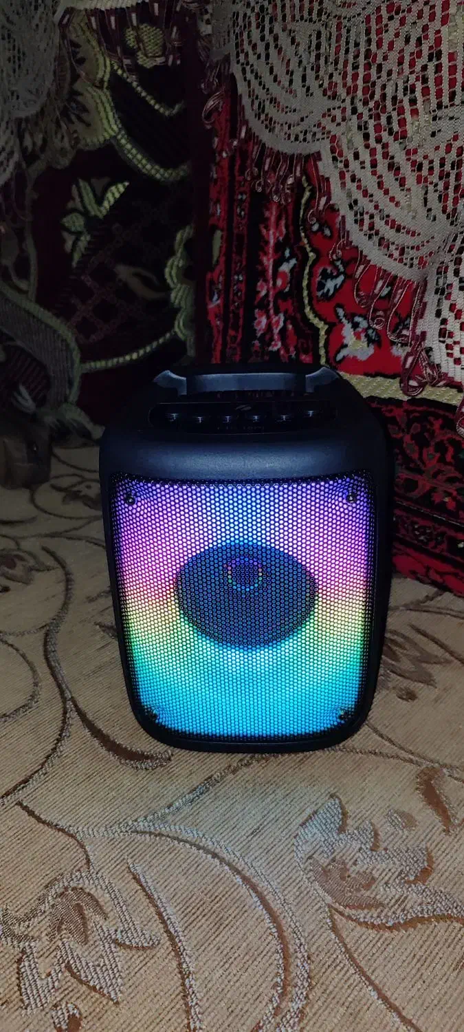 اسپیکر زیبا و با کیفیت بی نظیر|پخشکننده همراه|دزفول, |دیوار