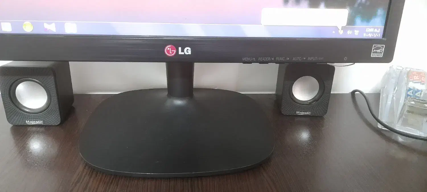 کامپیوتر و میز کامپیوتر صندلی کامپیوتر|رایانه رومیزی|گرگان, |دیوار