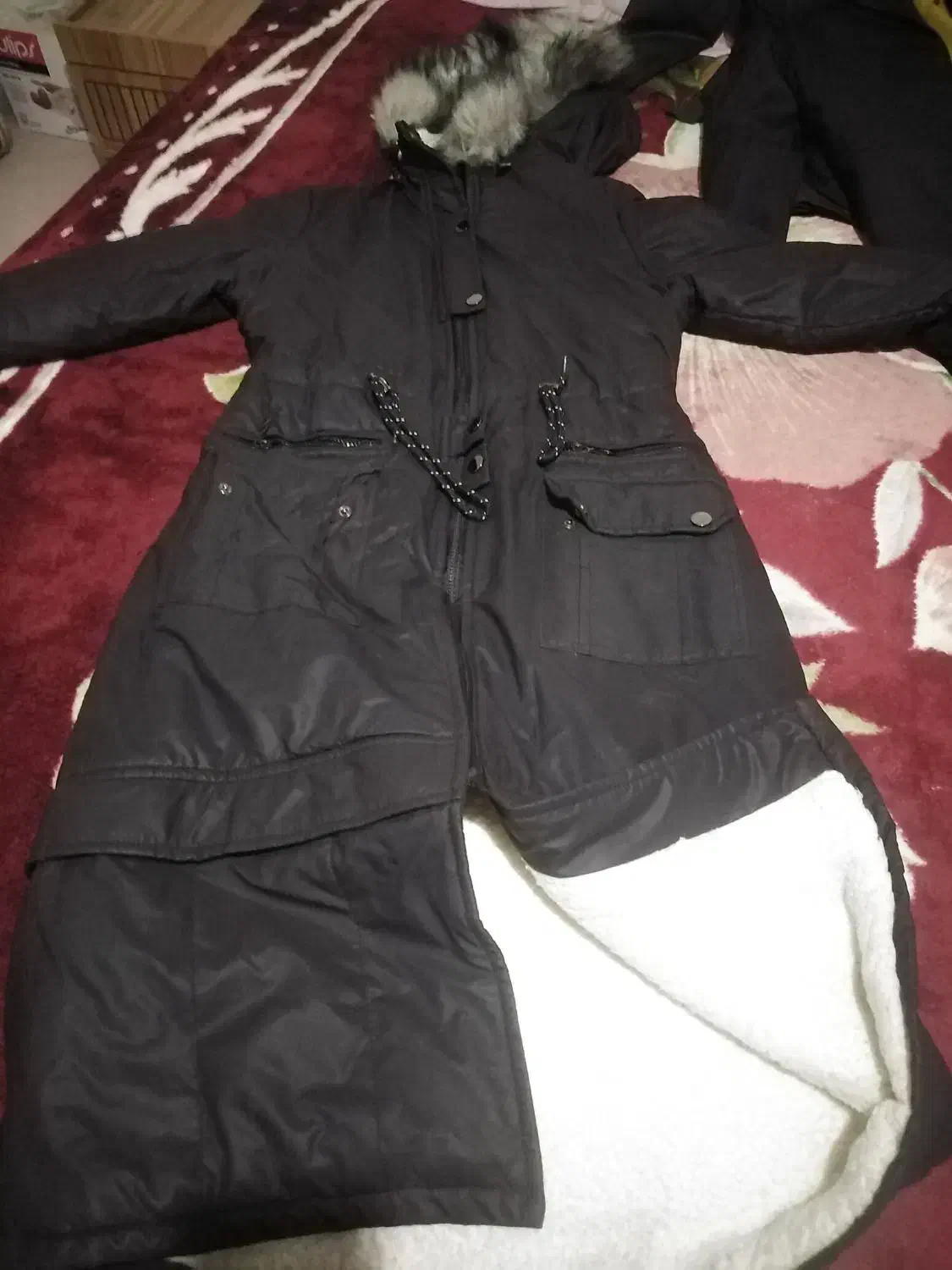 تعدادی کاپشن وبارانی|لباس|ارومیه, |دیوار