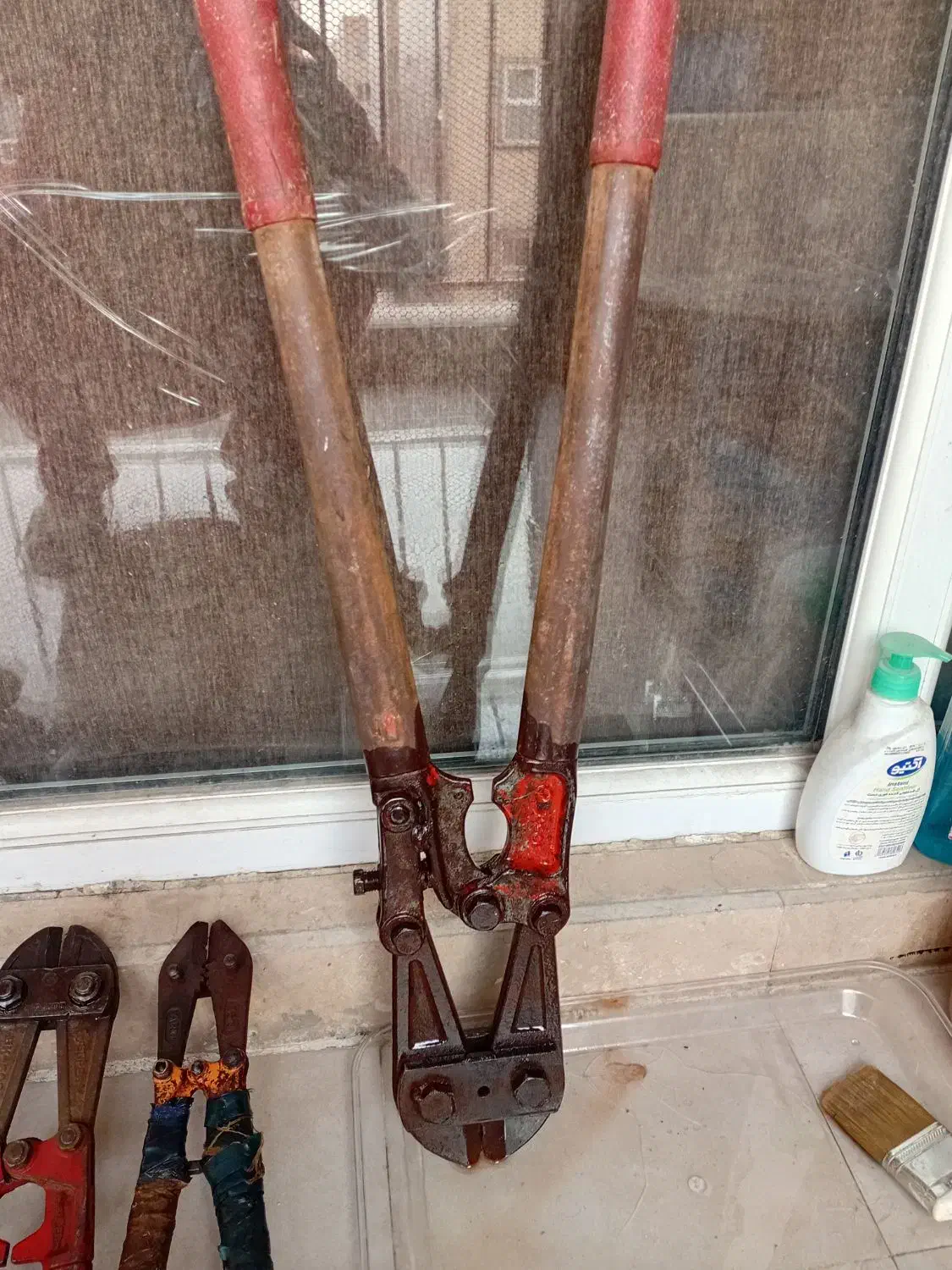 قیچی قفل بر|ابزارآلات|فردیس, نگارستان|دیوار