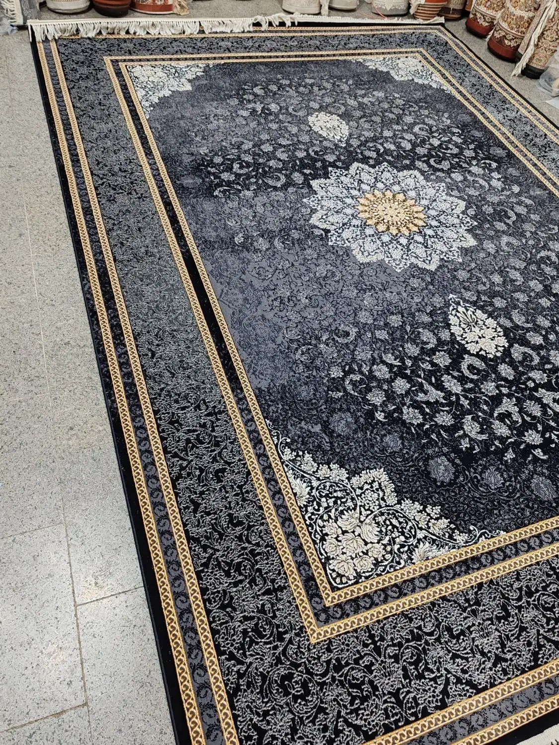 3تخته فرش 9متری زمرد مشهد نو وآکبند|فرش|قم, نیروگاه|دیوار