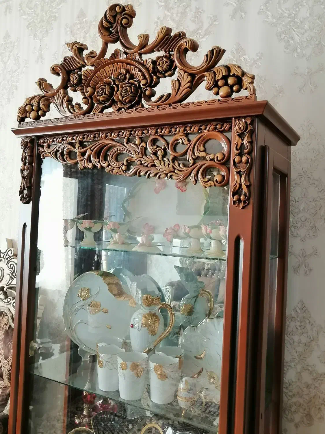 بوفه کنده کاری شده نو با رنگ گردویی|بوفه، ویترین، کنسول|تبریز, |دیوار