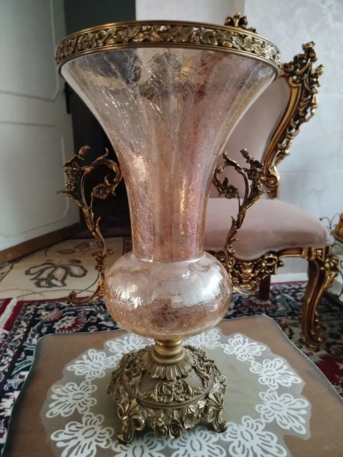 گلدان شیشه ترک اصل.پایه برنج اصل|صنایع دستی و سایر لوازم تزئینی|شیراز, لاله|دیوار