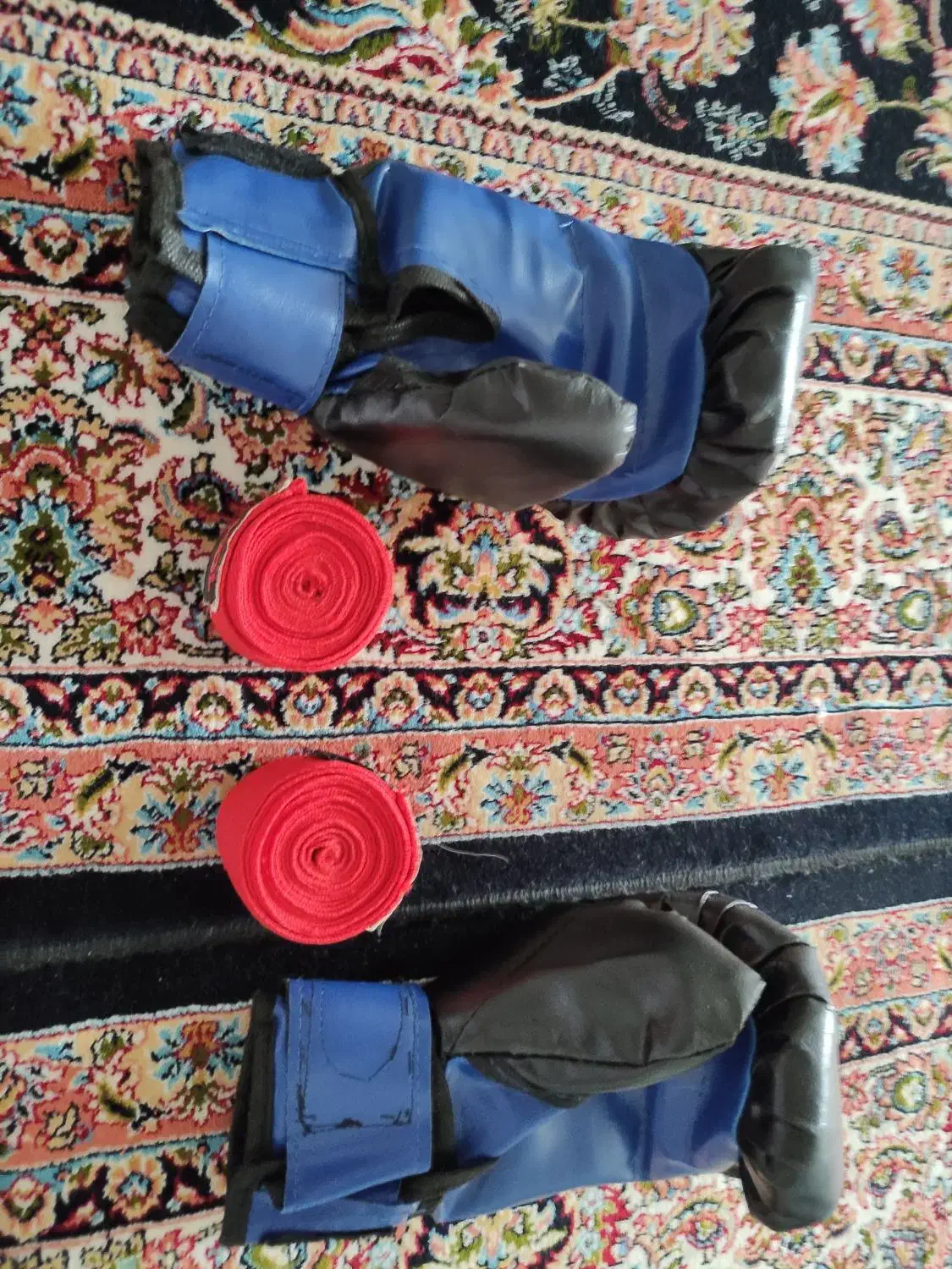 دستکش بوکس با بانداژ|تجهیزات ورزشی|بروجرد, |دیوار