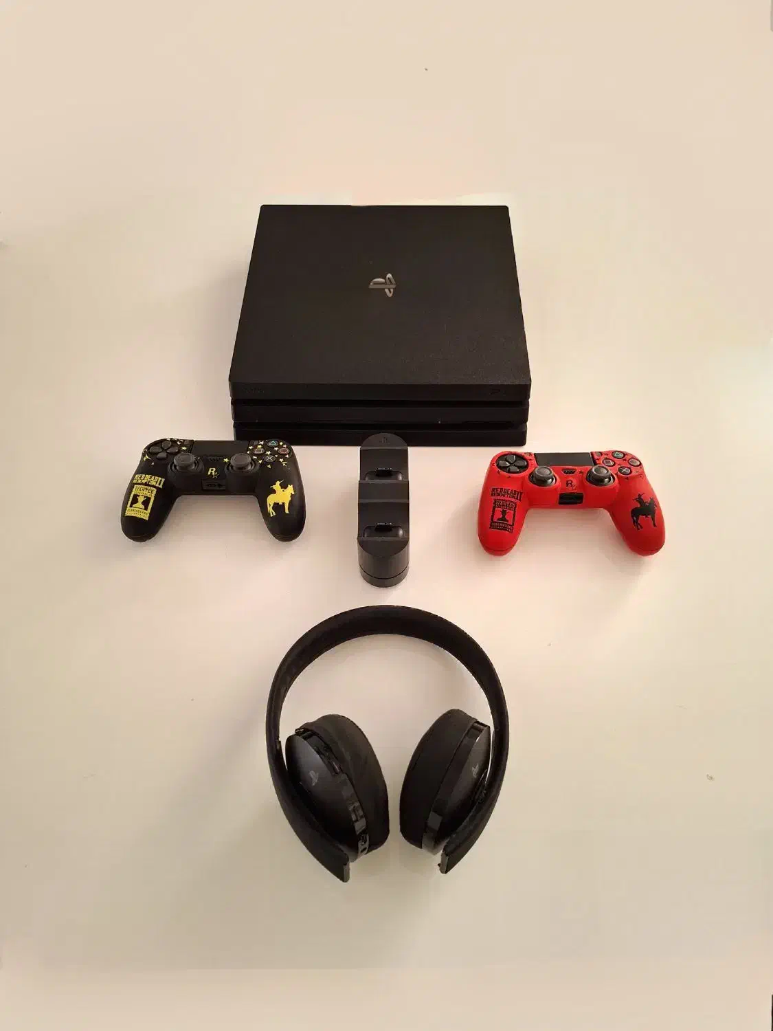 یک دستگاه پی اس فور (پرو)|کنسول، بازی ویدئویی و آنلاین|کرج, حیدرآباد|دیوار