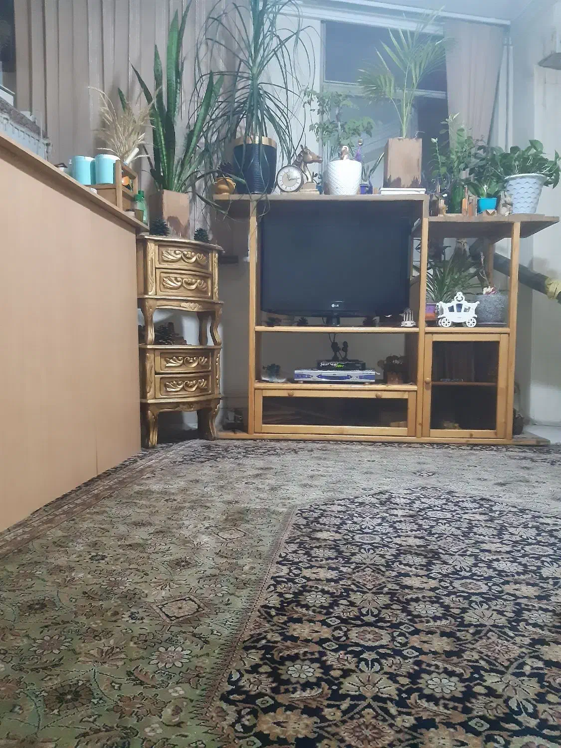 میز  تلوزیون با چوب نراد|میز تلویزیون|شاندرمن, |دیوار