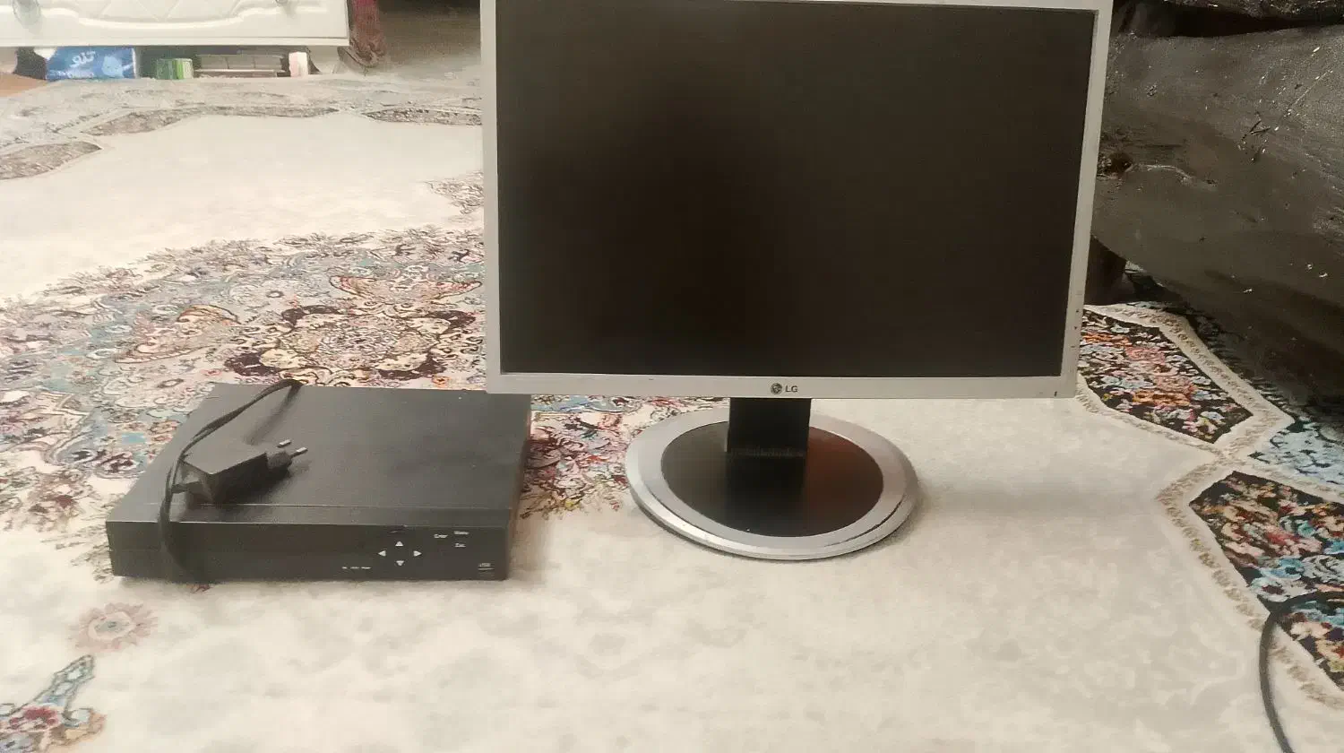 مانیتور به ۱۹ ال جی و دستگاه DVR|قطعات و لوازم جانبی رایانه|اسلام‌شهر, مطهری|دیوار