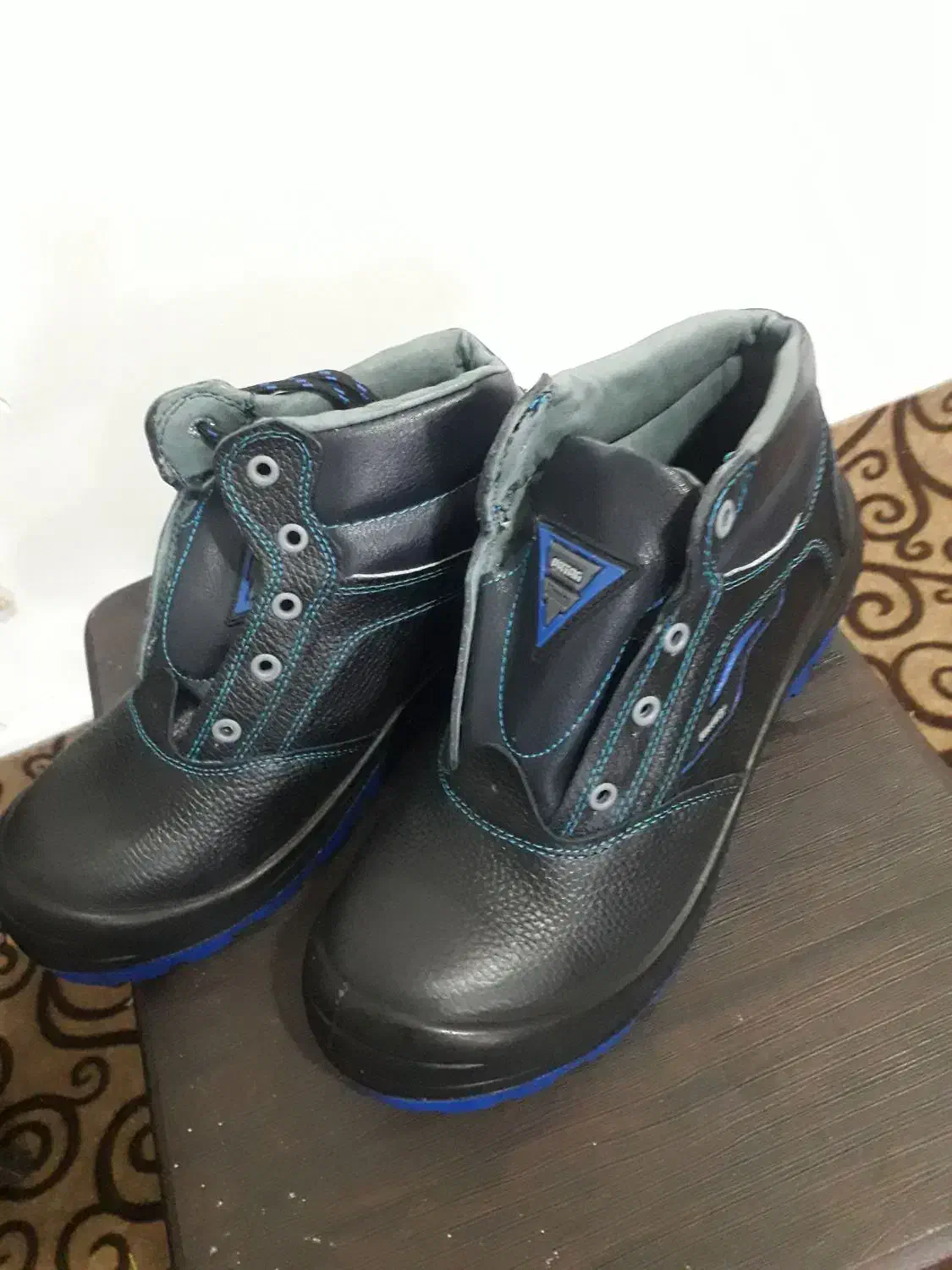 کفش ایمنی پا تن|کیف، کفش، کمربند|شوشتر, |دیوار