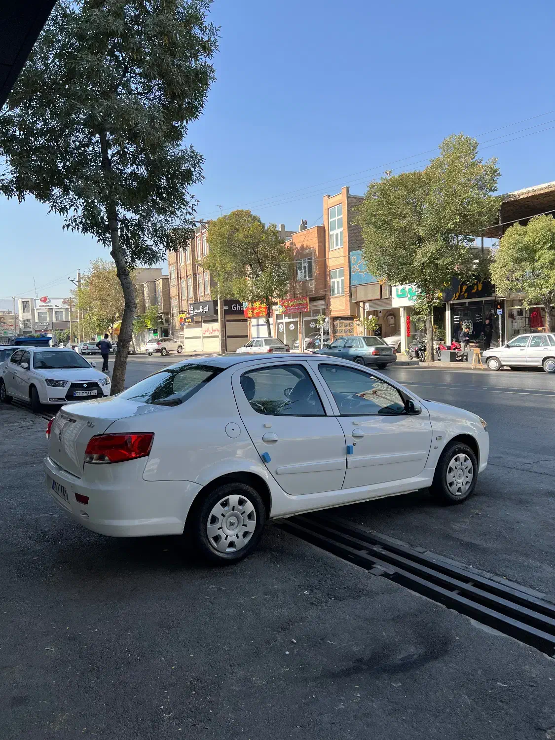 رانا پلاس مدل ۴۰۰|خودرو سواری و وانت|اراک, |دیوار