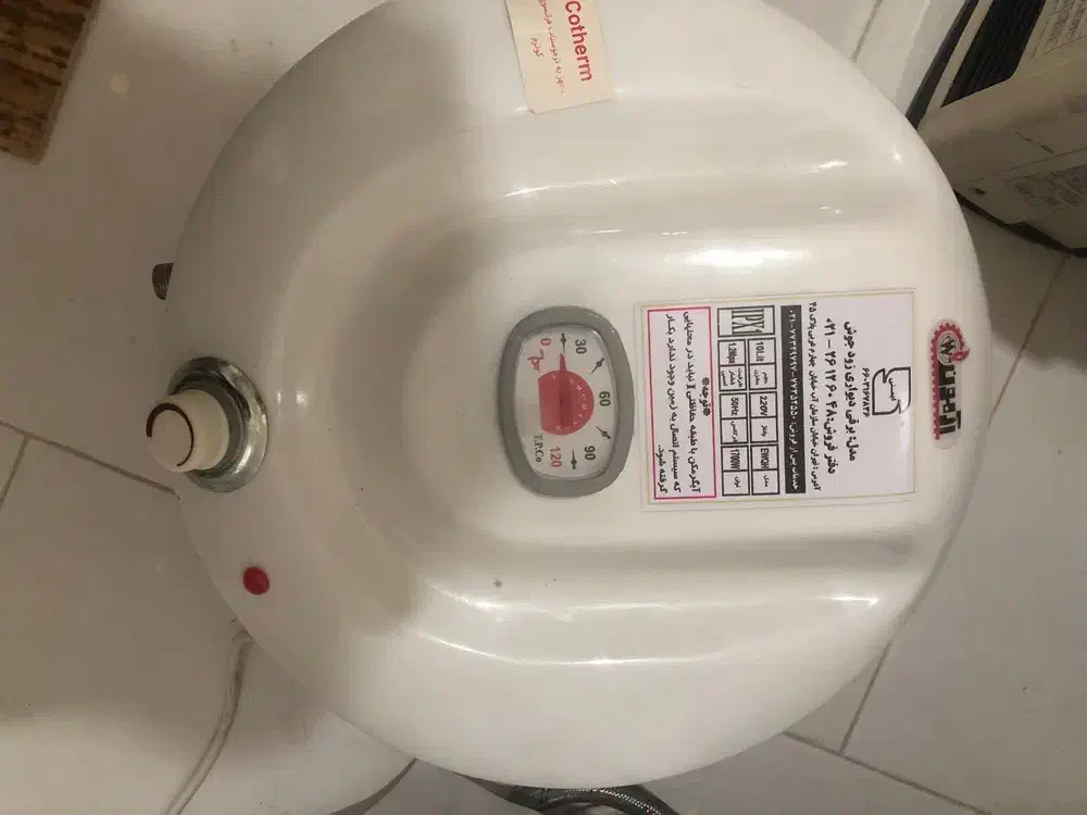 آبگرمکن کاملا سالم|آبگرمکن، پکیج، شوفاژ|بیرجند, |دیوار