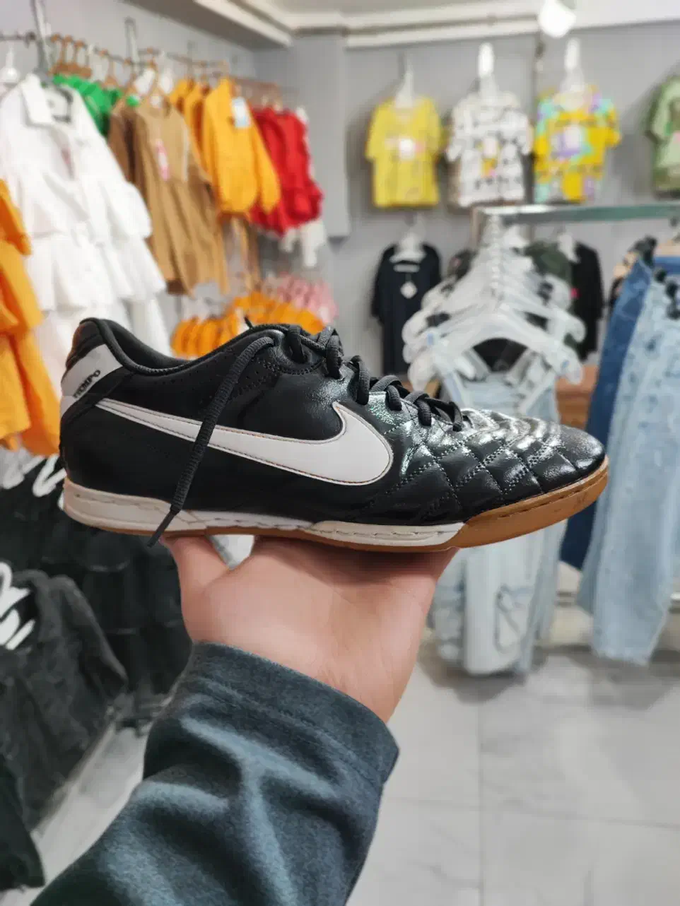 کفش سالنی نایک|ورزش‌های توپی|میاندوآب, |دیوار