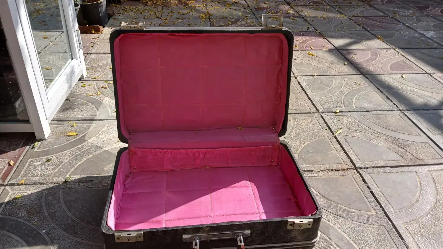 چمدان قدیمی|کیف، کفش، کمربند|ارومیه, |دیوار