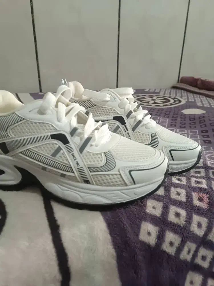 کفش نو نو هست اندازم نمیشه بفروش گذاشتم|کیف، کفش، کمربند|ایرانشهر, |دیوار