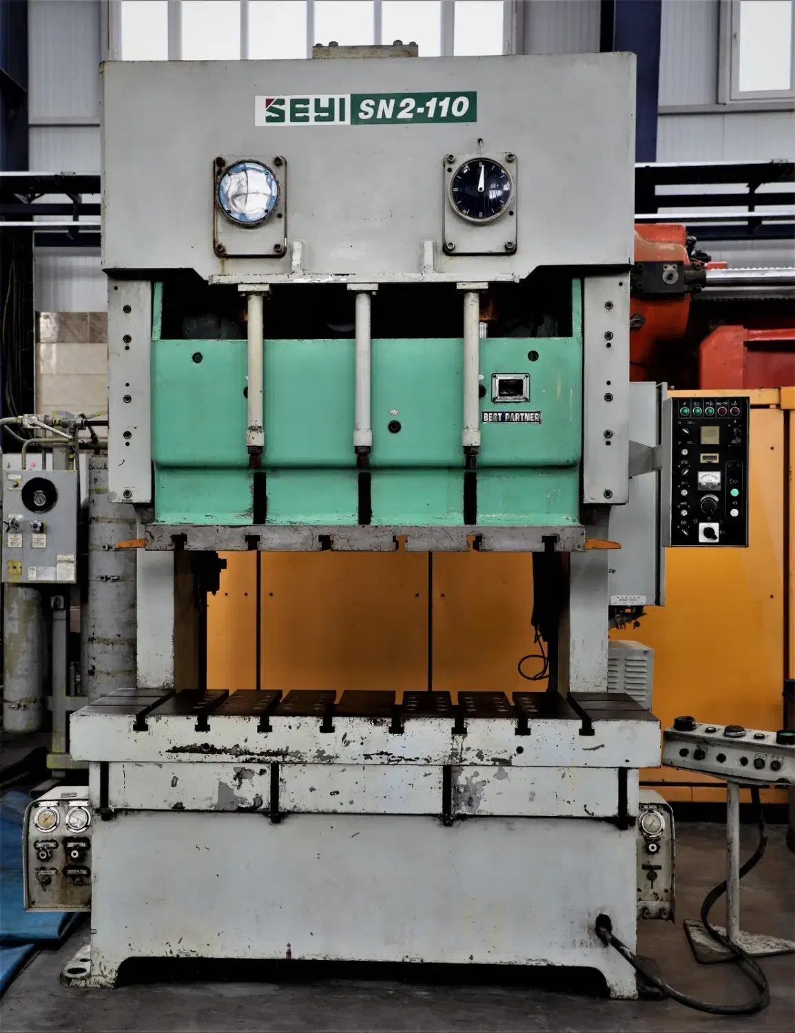 فروش انواع پرس ضربه ای و هیدرولیک وارداتی|ماشین‌آلات صنعتی|دشتابی, |دیوار