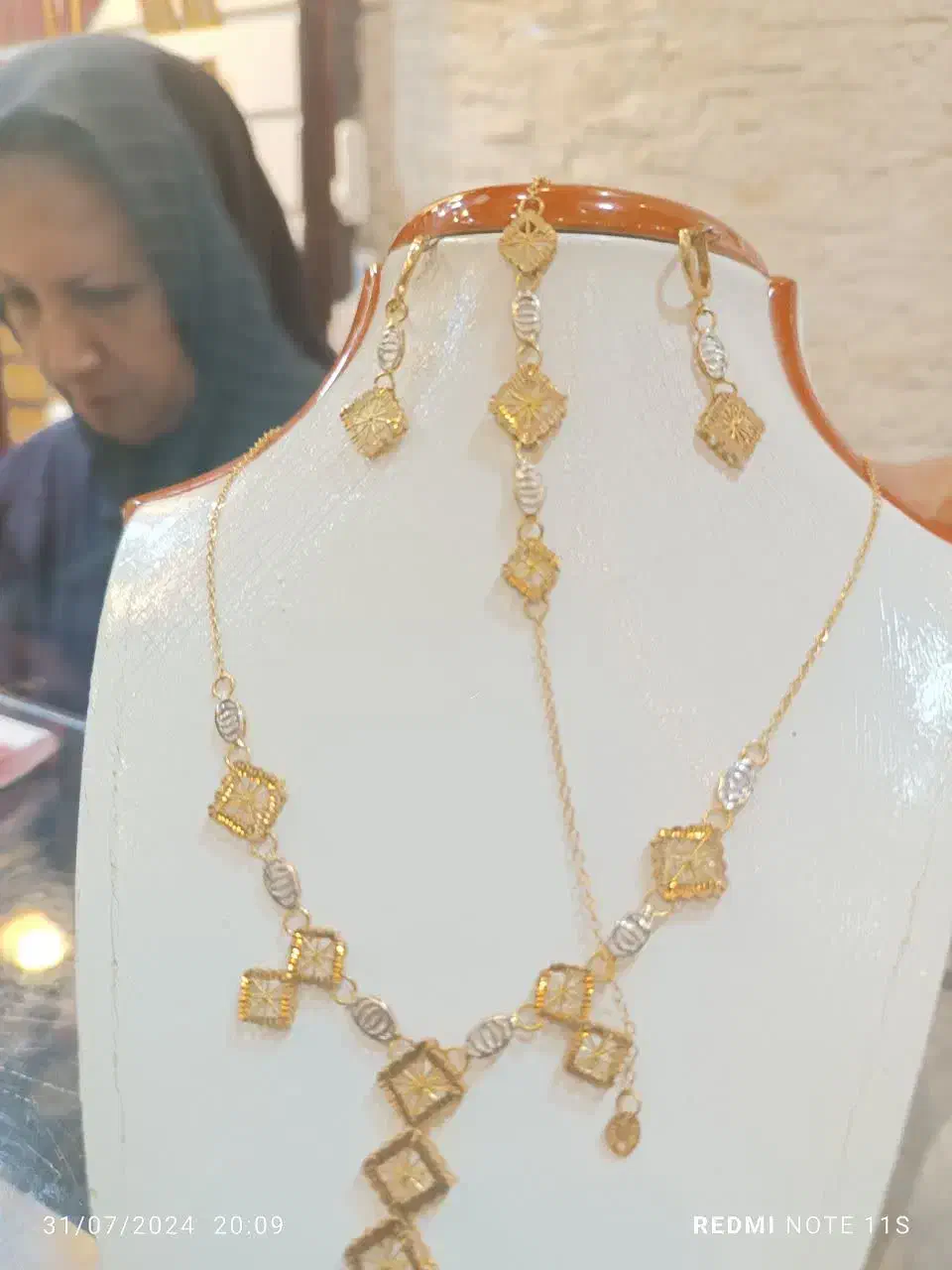 13.5گرم طلا خوش ظاهر نسبت به گرمش|جواهرات|بروجرد, |دیوار