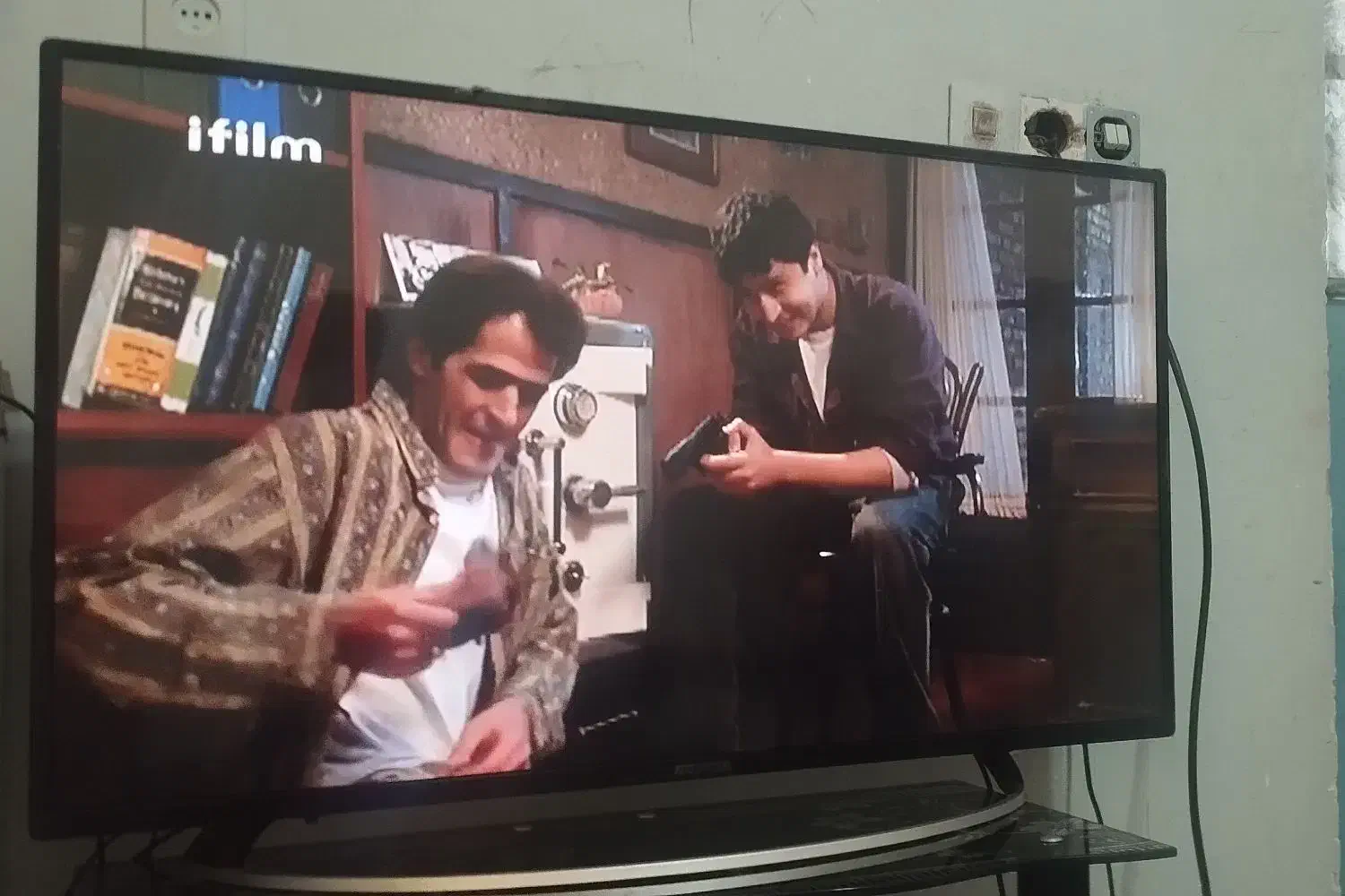 تلویزیون 43 اینچ|تلویزیون و پروژکتور|گتوند, |دیوار