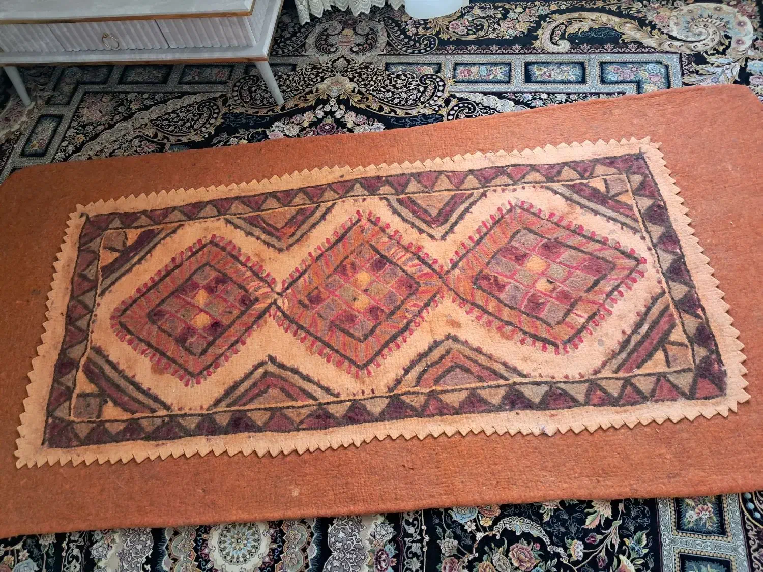 یک عدد نمد قدیمی|صنایع دستی و سایر لوازم تزئینی|شهرضا, |دیوار