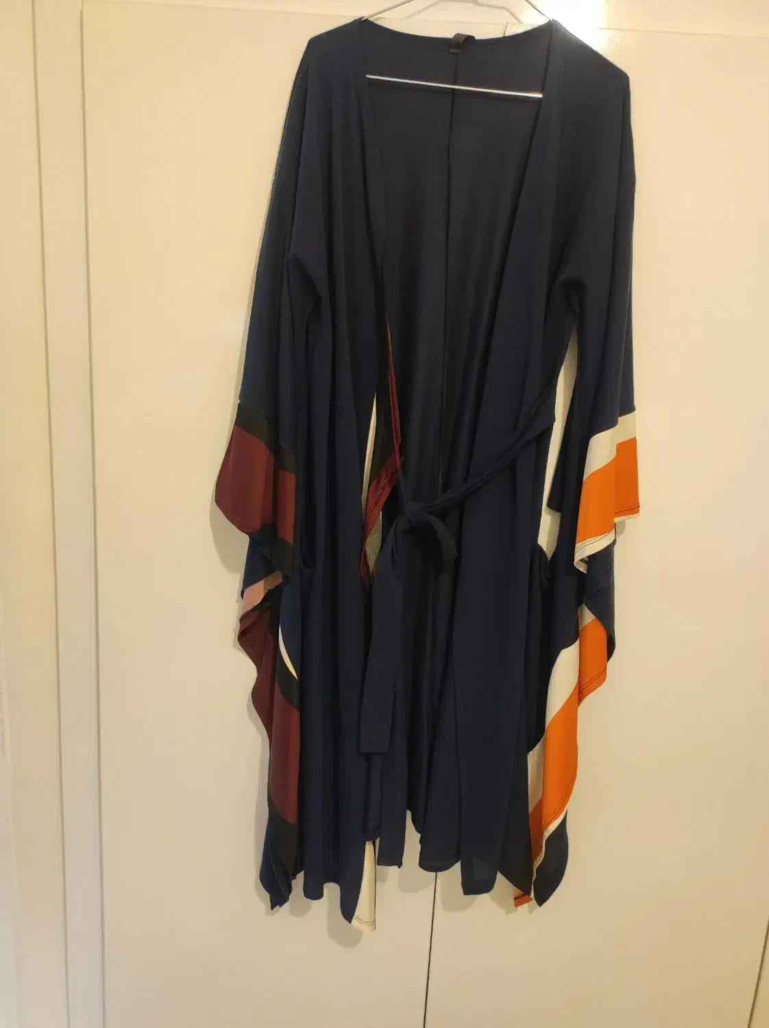 مانتو|لباس|شاهین‌شهر, الهیه|دیوار