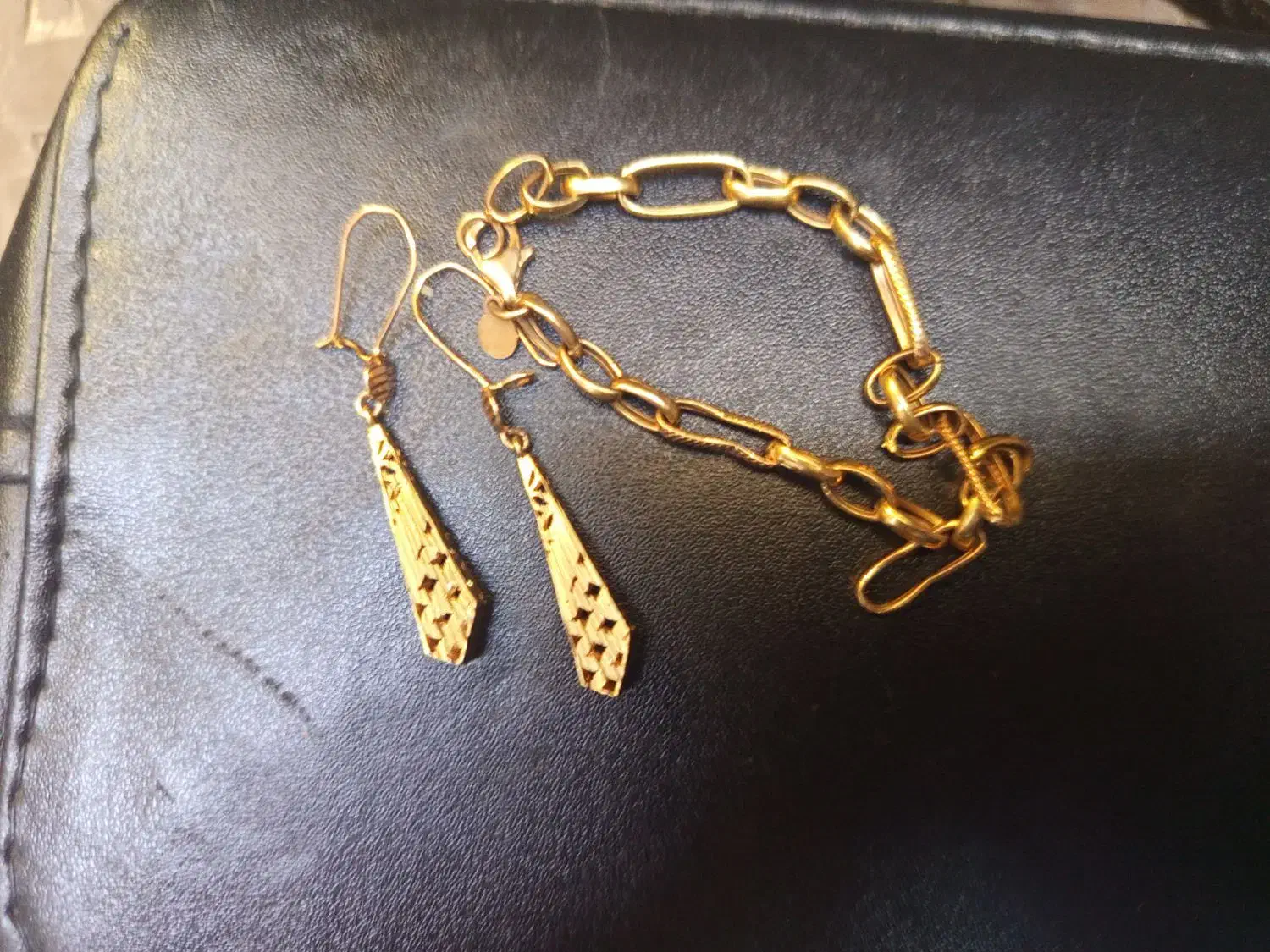 طلا|جواهرات|شیروان (خراسان), |دیوار