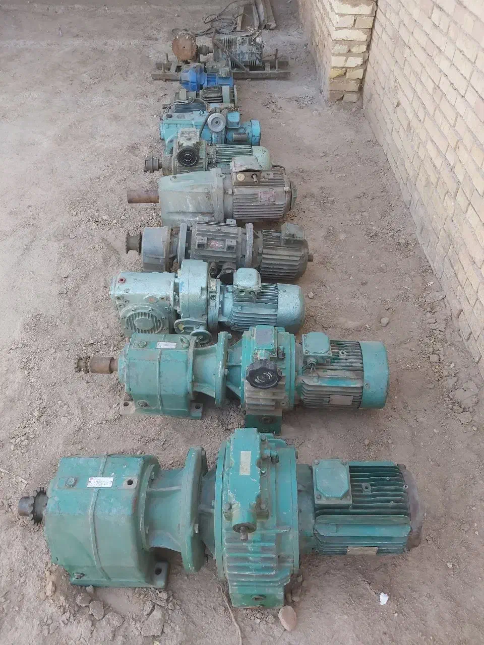 فروش دینام گیربکس موتور گیربکس الکتروموتور تکی|ماشینآلات صنعتی|زارچ, |دیوار