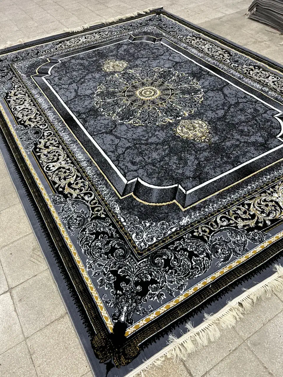 4 تخته 12 متری اکبند|فرش|شیراز, شهرک برق|دیوار