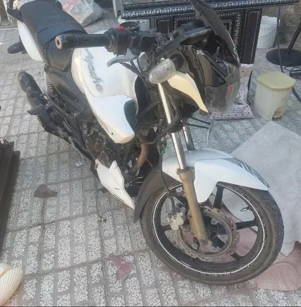 اپاچی ۱۸۰|موتورسیکلت|تربتحیدریه, آسایش|دیوار