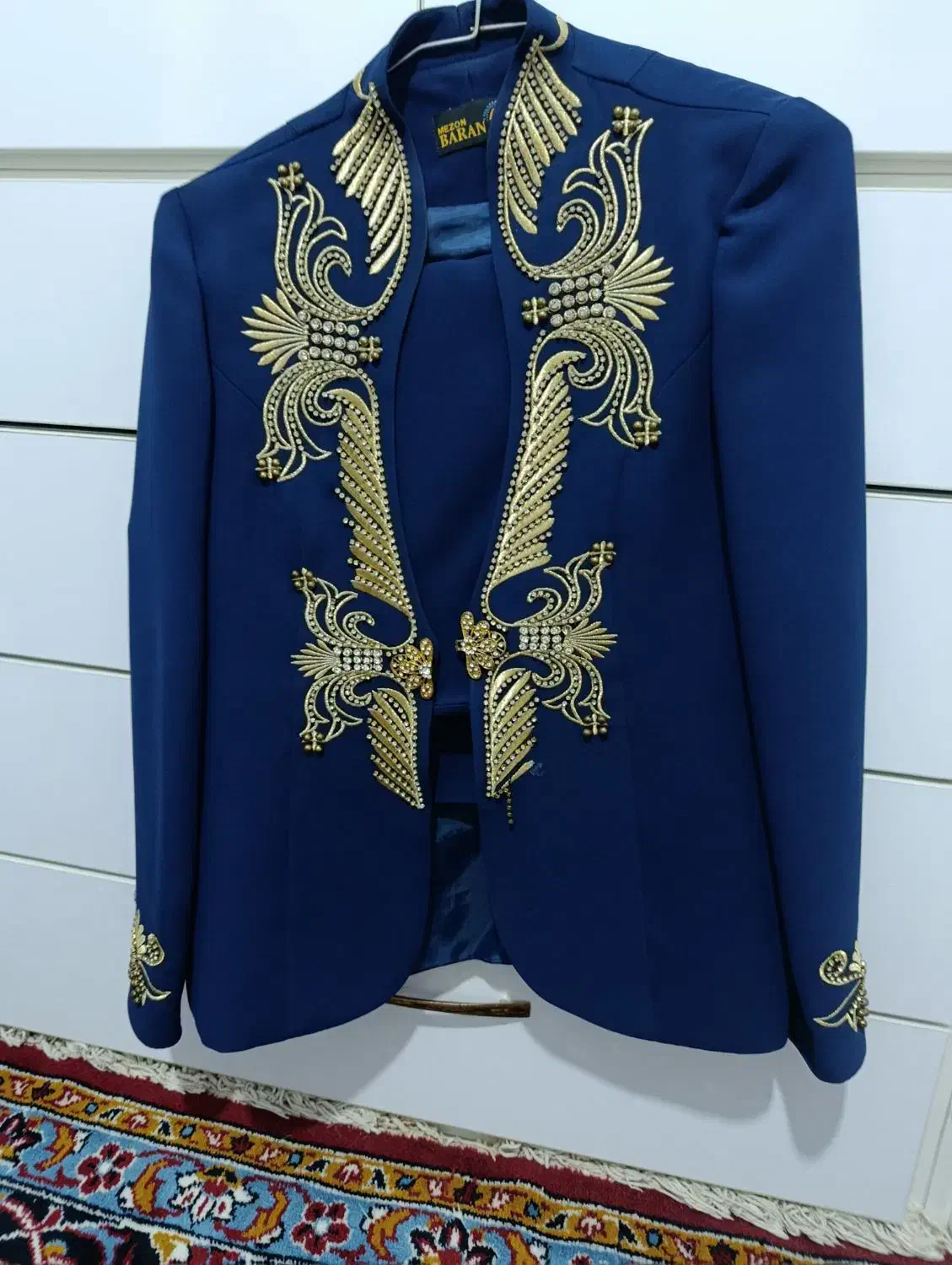 کت و دامن|لباس|کرمانشاه, |دیوار