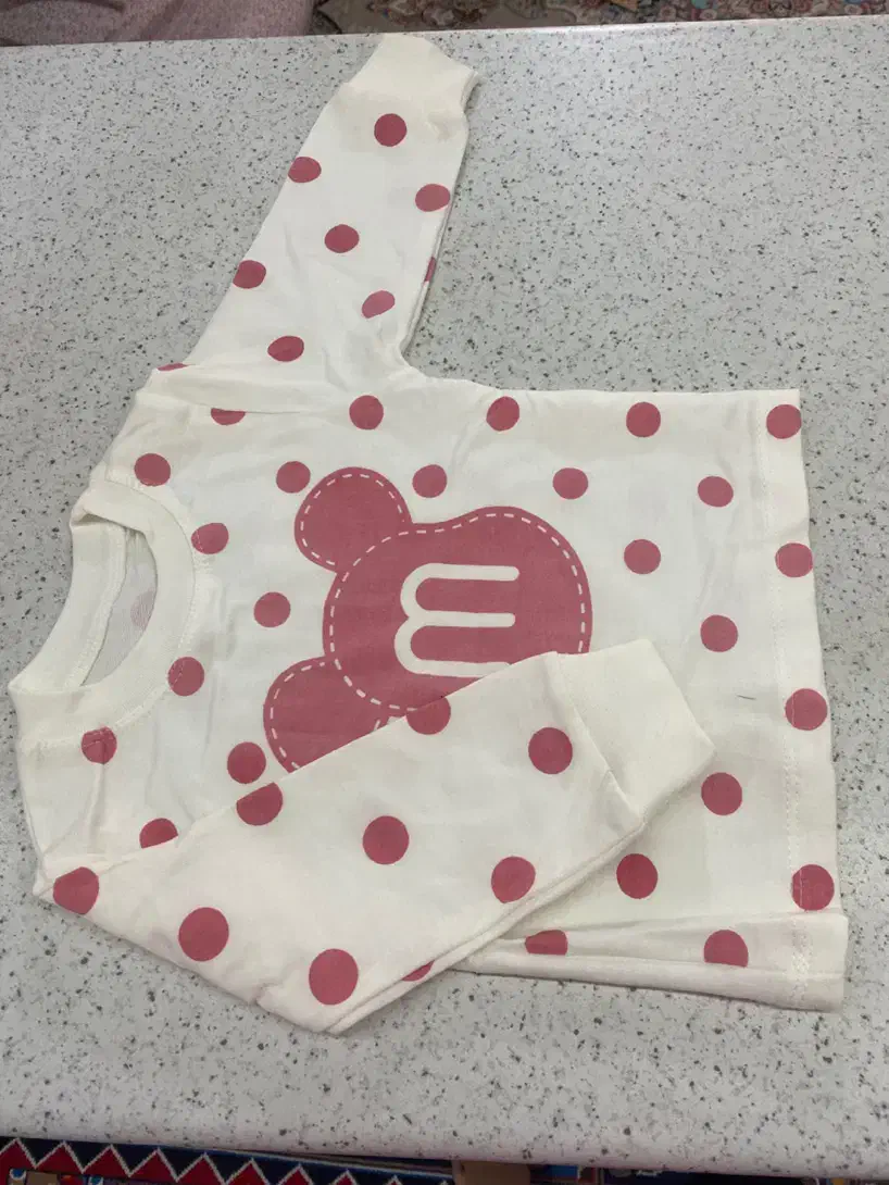 لباس بچه|کفش و لباس بچه|ملایر, |دیوار