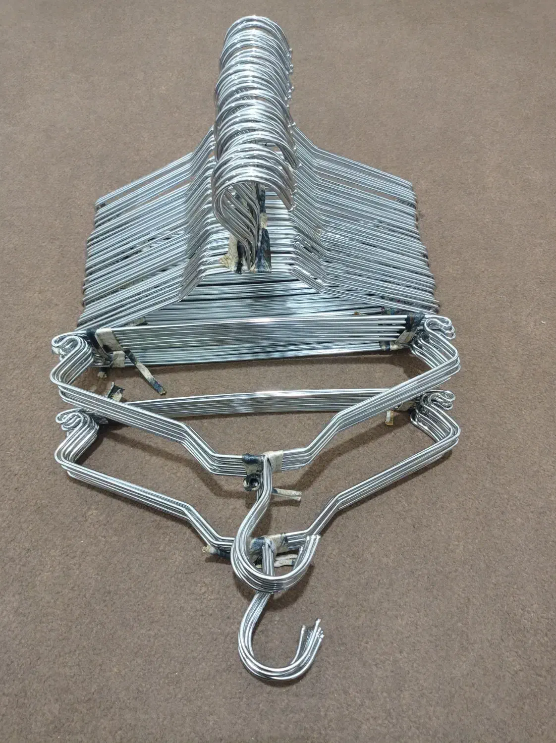 یه سری رخت آویز و نیم متر فلزی|بندرخت و رخت‌آویز|سنندج, |دیوار