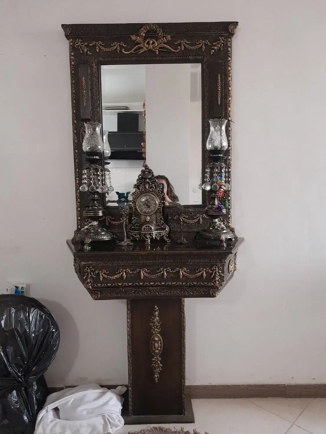 کنسول با یراق برنزی|بوفه، ویترین، کنسول|فیروزکوه, |دیوار