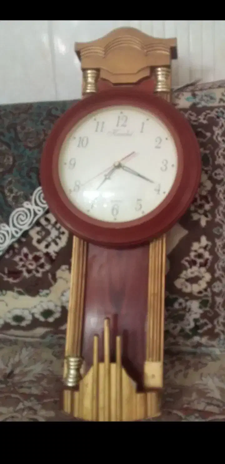 ساعت دیواری سالم درحال کارکردن|ساعت دیواری و تزئینی|بیرجند, |دیوار